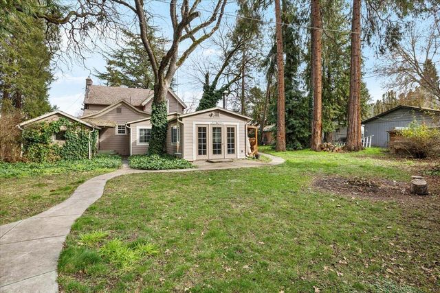 3072 Griffin Creek Road, Medford, OR 97501