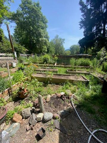 3072 Griffin Creek Road, Medford, OR 97501