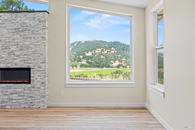 868 Sanel Dr, Ukiah, CA 95482