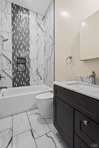 868 Sanel Dr, Ukiah, CA 95482