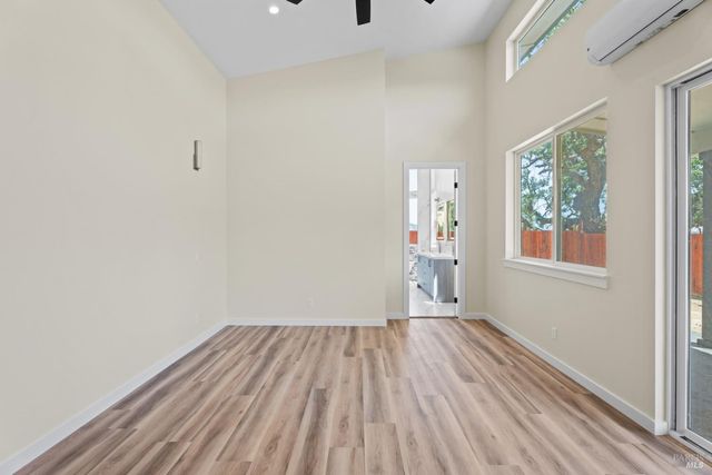 868 Sanel Dr, Ukiah, CA 95482