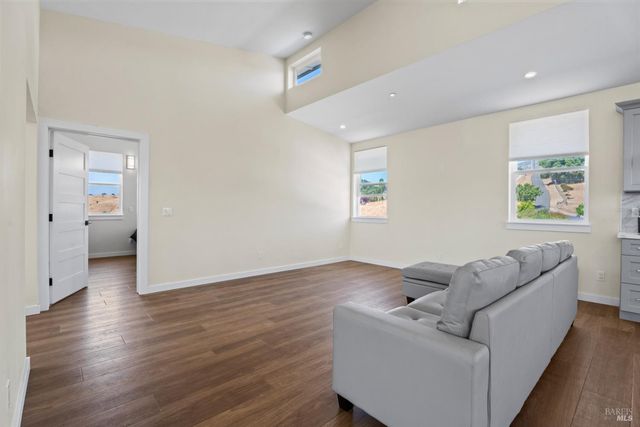 868 Sanel Dr, Ukiah, CA 95482