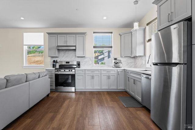 868 Sanel Dr, Ukiah, CA 95482