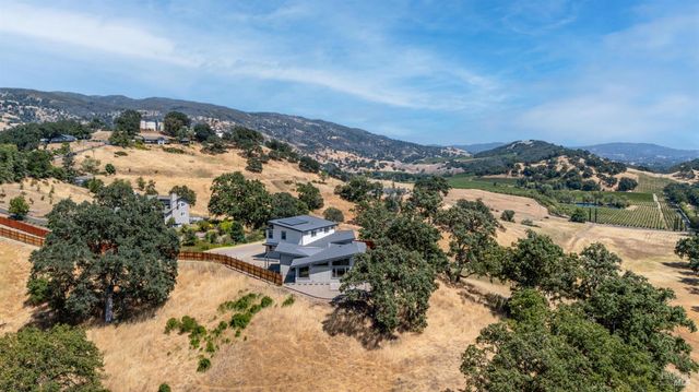 868 Sanel Dr, Ukiah, CA 95482