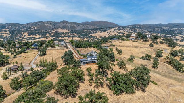 868 Sanel Dr, Ukiah, CA 95482