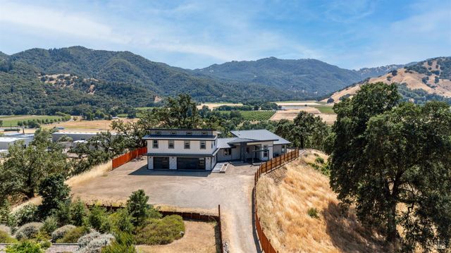 868 Sanel Dr, Ukiah, CA 95482
