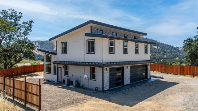 868 Sanel Dr, Ukiah, CA 95482