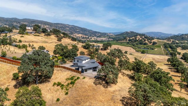 868 Sanel Dr, Ukiah, CA 95482