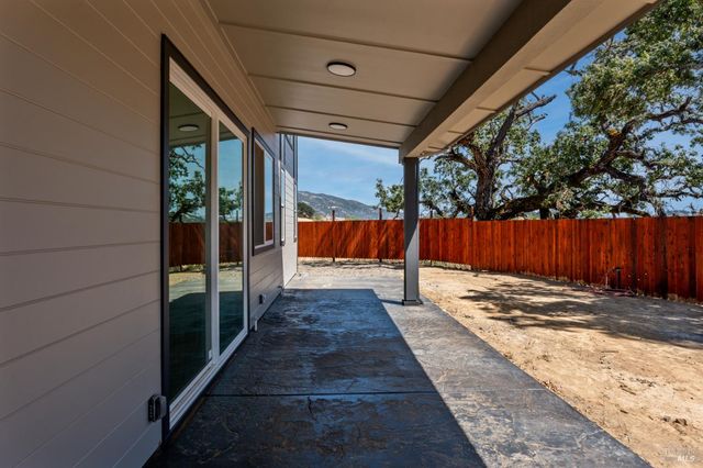 868 Sanel Dr, Ukiah, CA 95482