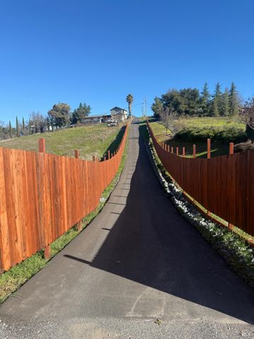 868 Sanel Dr, Ukiah, CA 95482