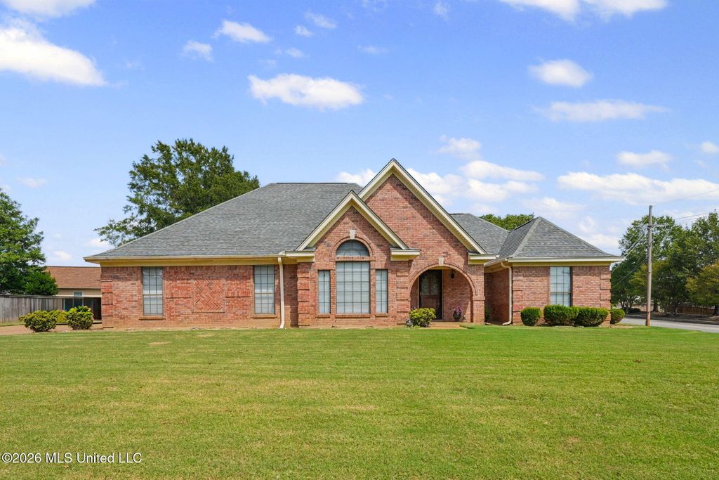 1130 Windrush Lane, Hernando, MS 38632 — exterior