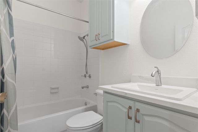 18408 West Rim DR, Jonestown, TX 78645