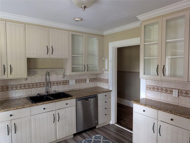 510 W Lang, Alvin, TX 77511