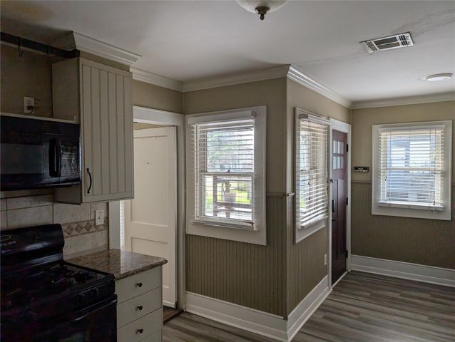 510 W Lang, Alvin, TX 77511