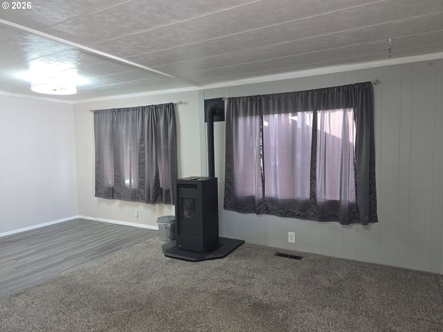 19776 Se STARK St 147, Portland, OR 97233