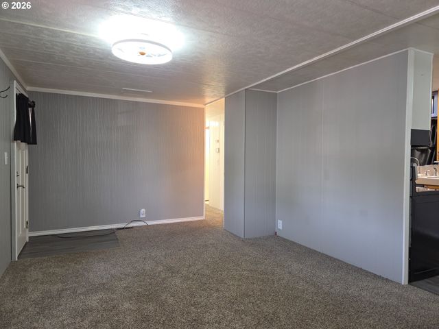 19776 Se STARK St 147, Portland, OR 97233