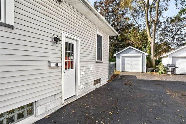 104 Castleford Road, Greece, NY 14616