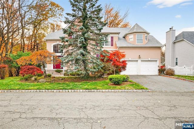 12 Robyn Court, Emerson, NJ 07630