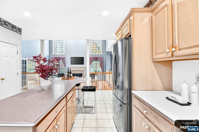 12 Robyn Court, Emerson, NJ 07630