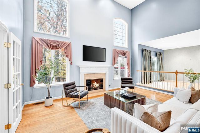 12 Robyn Court, Emerson, NJ 07630