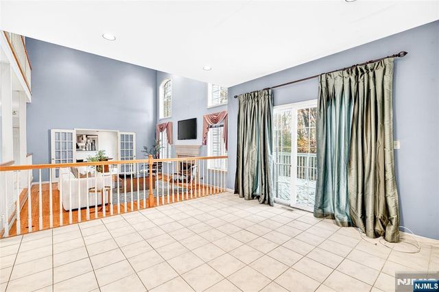 12 Robyn Court, Emerson, NJ 07630