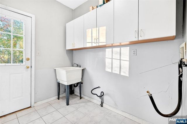 12 Robyn Court, Emerson, NJ 07630