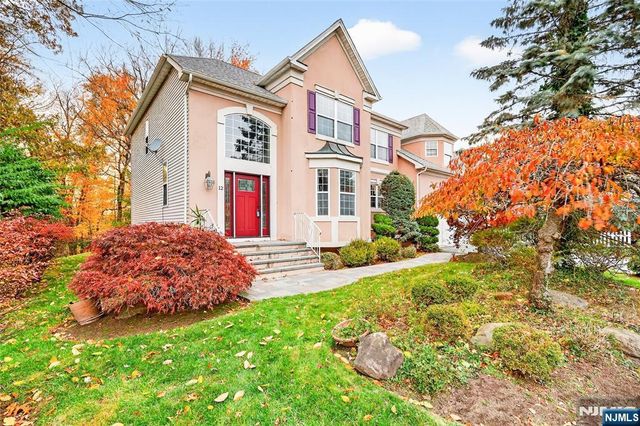 12 Robyn Court, Emerson, NJ 07630