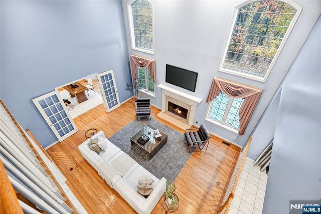 12 Robyn Court, Emerson, NJ 07630