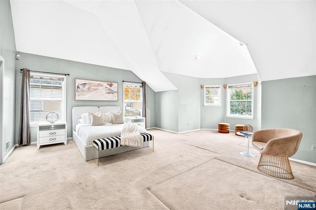 12 Robyn Court, Emerson, NJ 07630