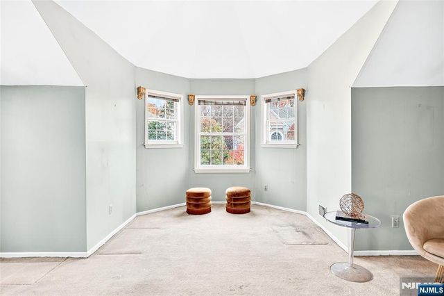 12 Robyn Court, Emerson, NJ 07630