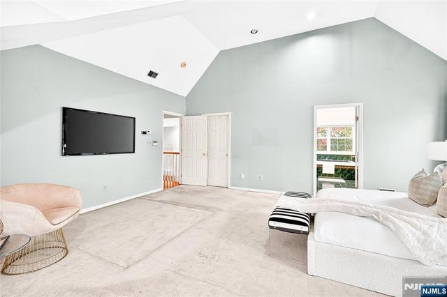 12 Robyn Court, Emerson, NJ 07630