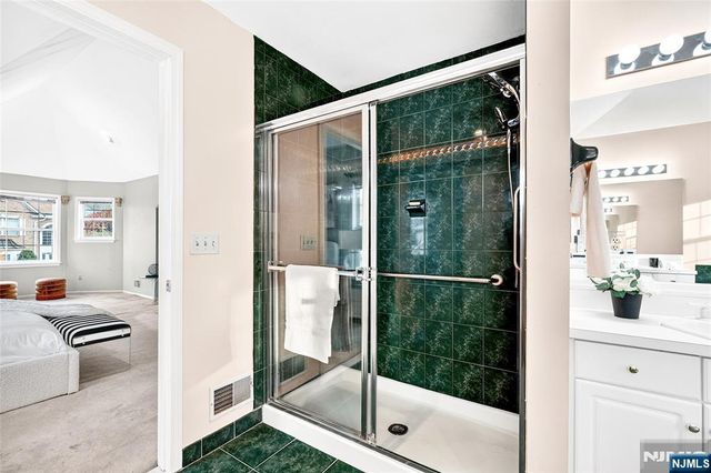 12 Robyn Court, Emerson, NJ 07630