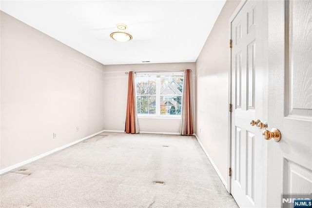 12 Robyn Court, Emerson, NJ 07630