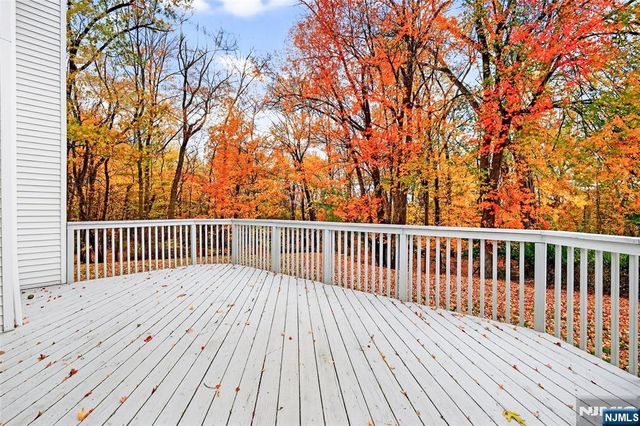 12 Robyn Court, Emerson, NJ 07630