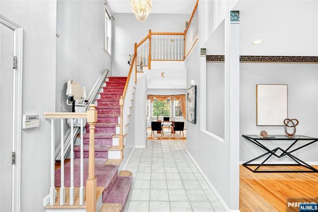 12 Robyn Court, Emerson, NJ 07630