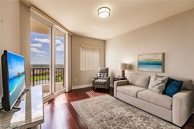 1065 Borghese LN 1003, Naples, FL 34114