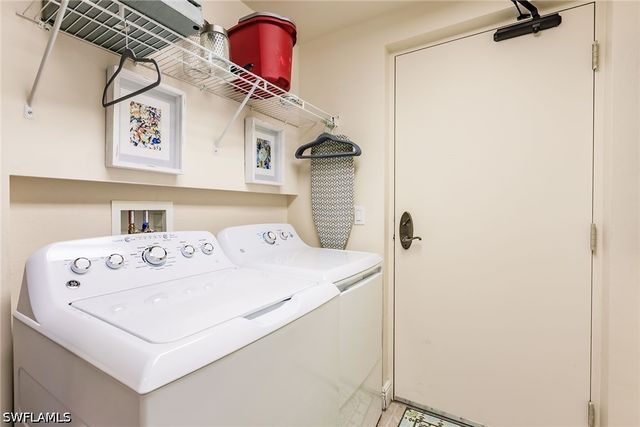 1065 Borghese LN 1003, Naples, FL 34114