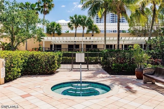 1065 Borghese LN 1003, Naples, FL 34114