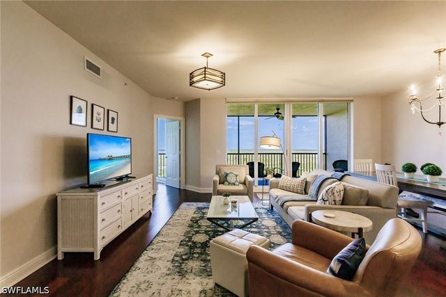 1065 Borghese LN 1003, Naples, FL 34114