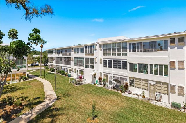 8126 112TH STREET 306, Seminole, FL 33772