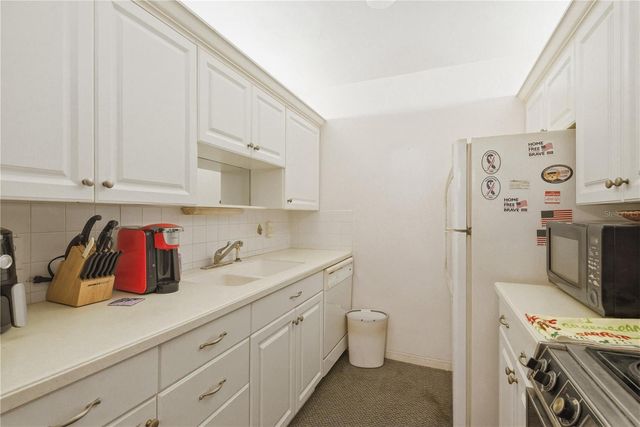 8126 112TH STREET 306, Seminole, FL 33772