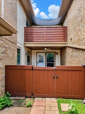 88 Morrow Drive, Bedford, TX 76021