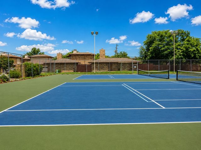 88 Morrow Drive, Bedford, TX 76021
