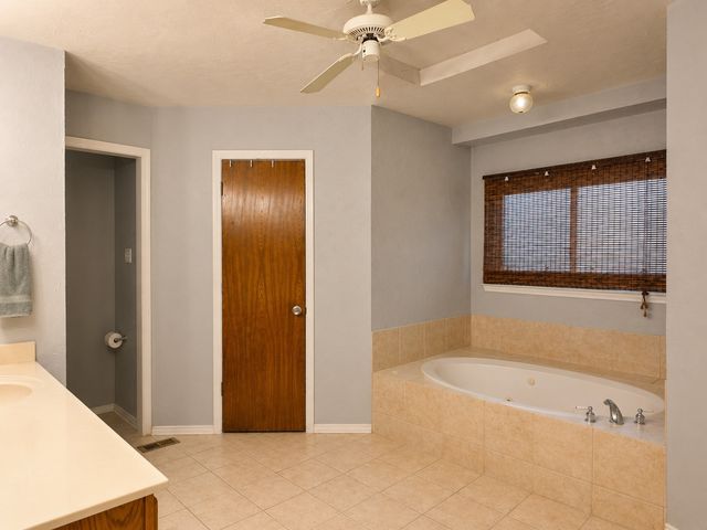 88 Morrow Drive, Bedford, TX 76021