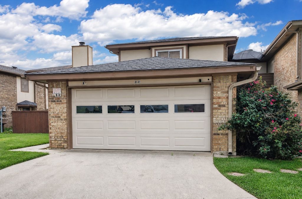 88 Morrow Drive, Bedford, TX 76021