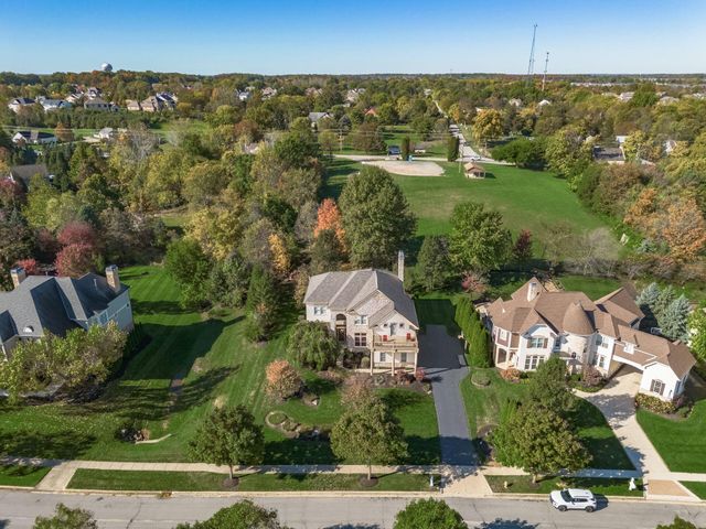 9083 Tartan Fields Drive, Dublin, OH 43017