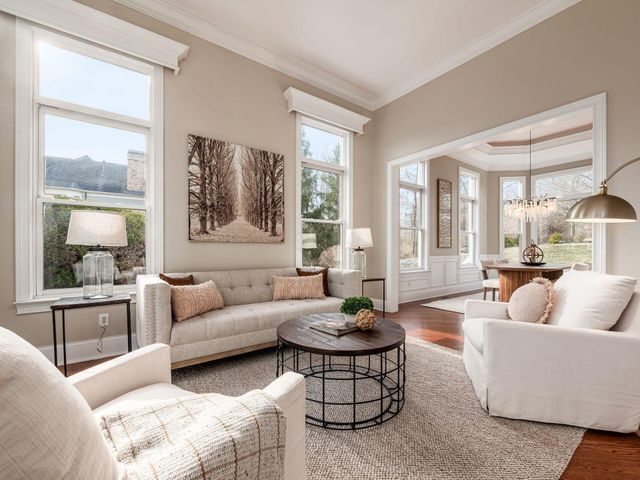 9083 Tartan Fields Drive, Dublin, OH 43017