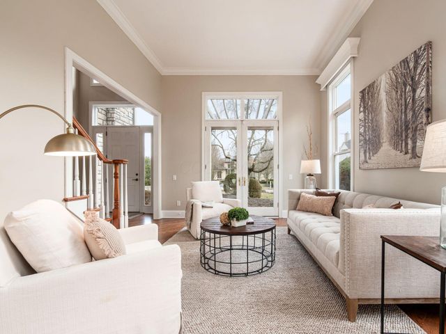 9083 Tartan Fields Drive, Dublin, OH 43017