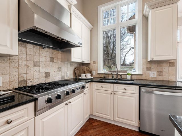 9083 Tartan Fields Drive, Dublin, OH 43017