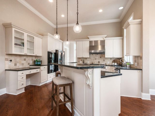 9083 Tartan Fields Drive, Dublin, OH 43017